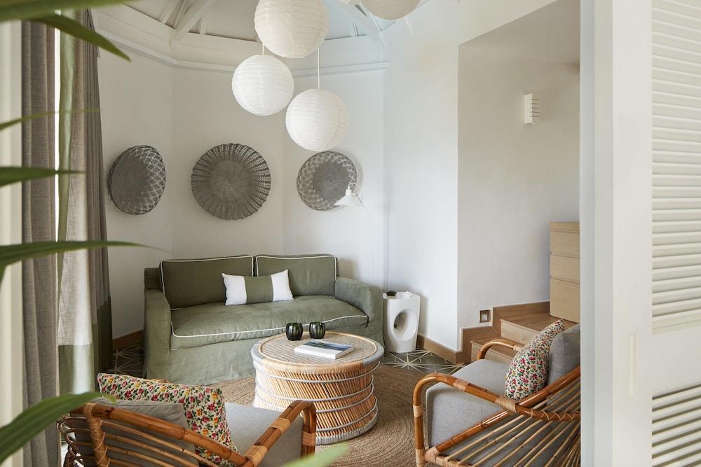 Lux* Grand Gaube Resort & Villas Екстериор снимка A living room