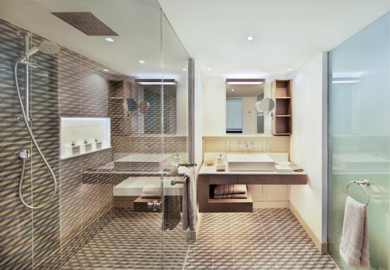 Lux* Grand Gaube Resort & Villas Екстериор снимка Bathroom