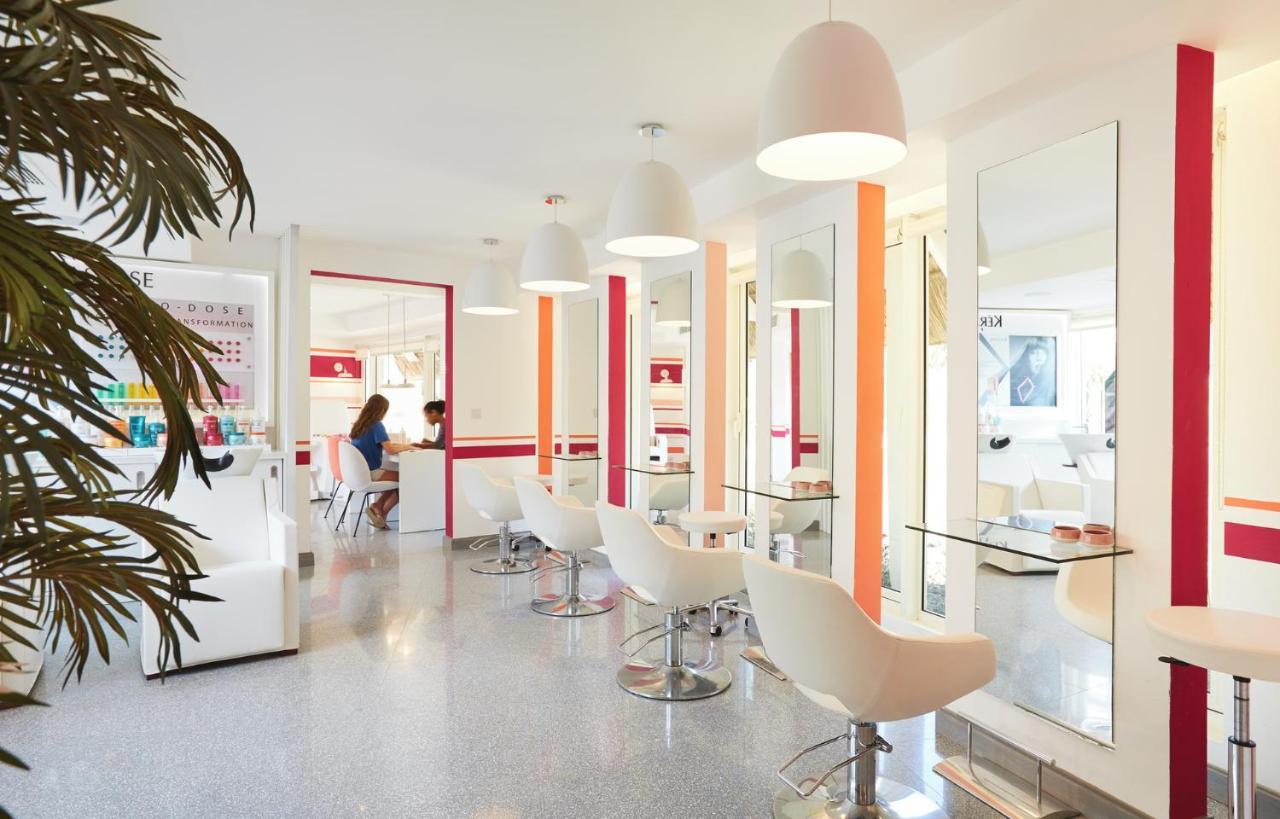 Lux* Grand Gaube Resort & Villas Екстериор снимка A hair salon in Paris, France