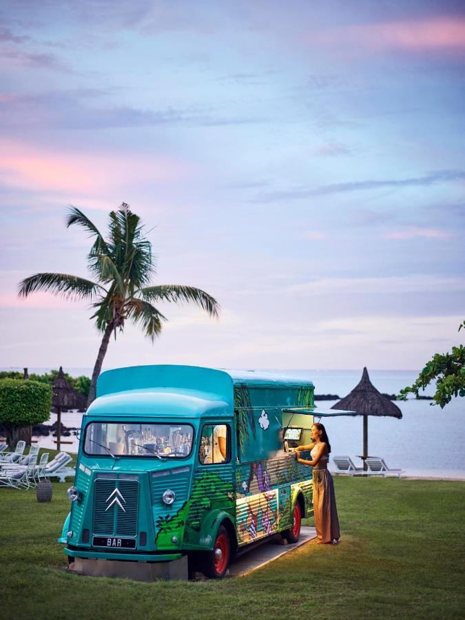 Lux* Grand Gaube Resort & Villas Екстериор снимка A food truck in Bali, Indonesia