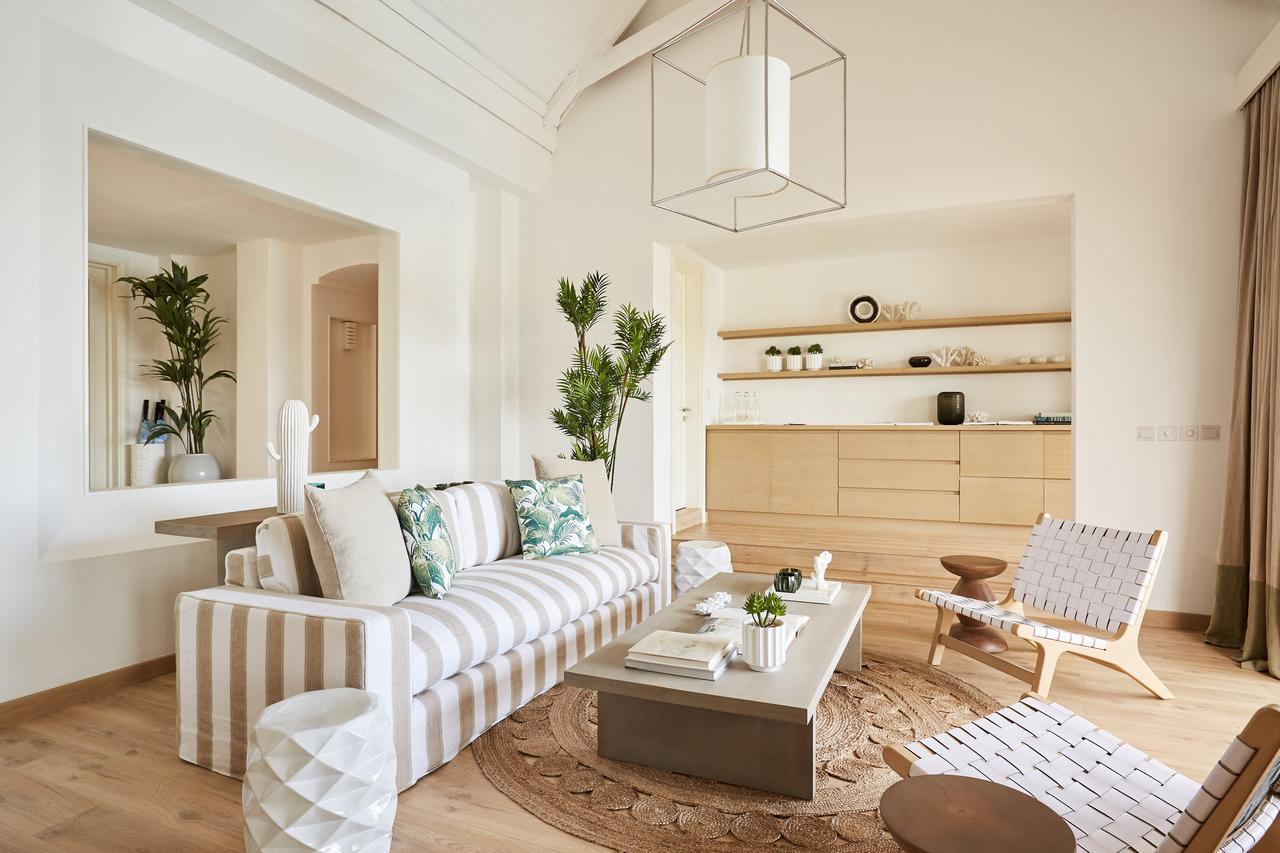 Lux* Grand Gaube Resort & Villas Екстериор снимка A living room at the 1 Hotel South Beach