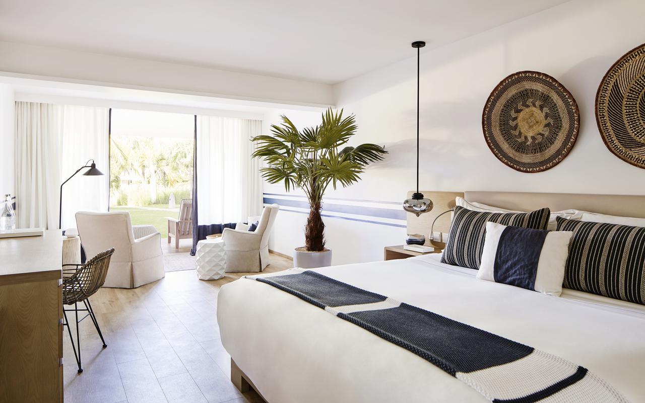 Lux* Grand Gaube Resort & Villas Екстериор снимка A room at the hotel