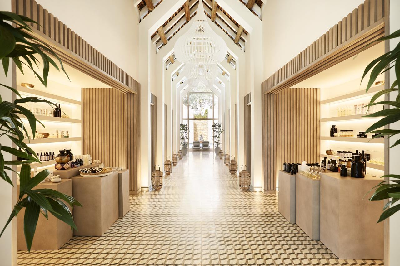 Lux* Grand Gaube Resort & Villas Екстериор снимка The Spa at The Standard, East Village