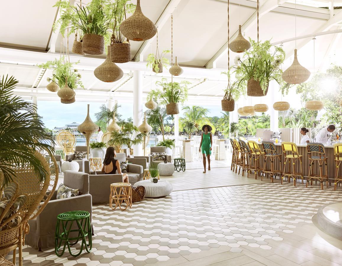 Lux* Grand Gaube Resort & Villas Екстериор снимка The Beach Club